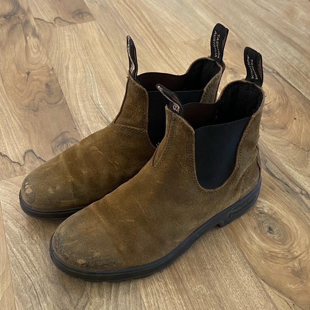 Blundstones Dark Olive